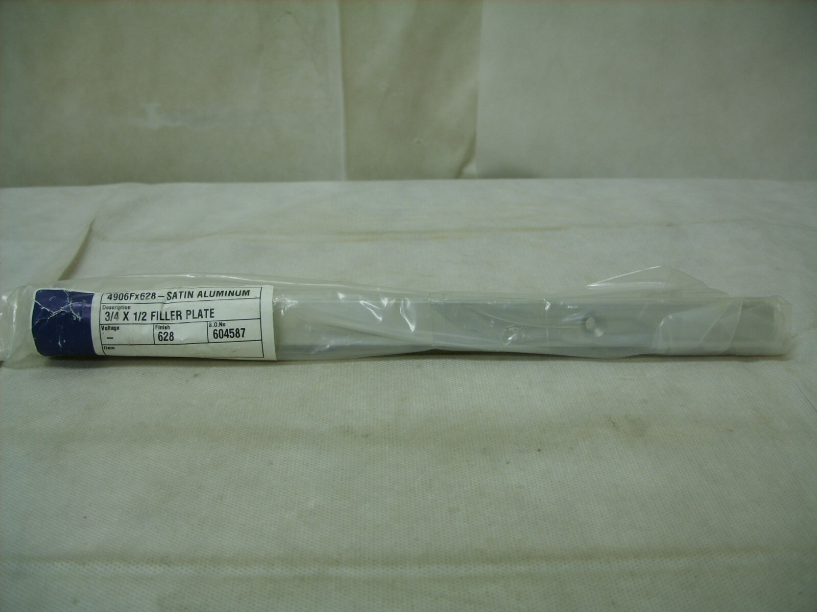 Schlage - Commercial Door Lock- Satin Aluminum Filler Bar 4906F / 4906Fx628