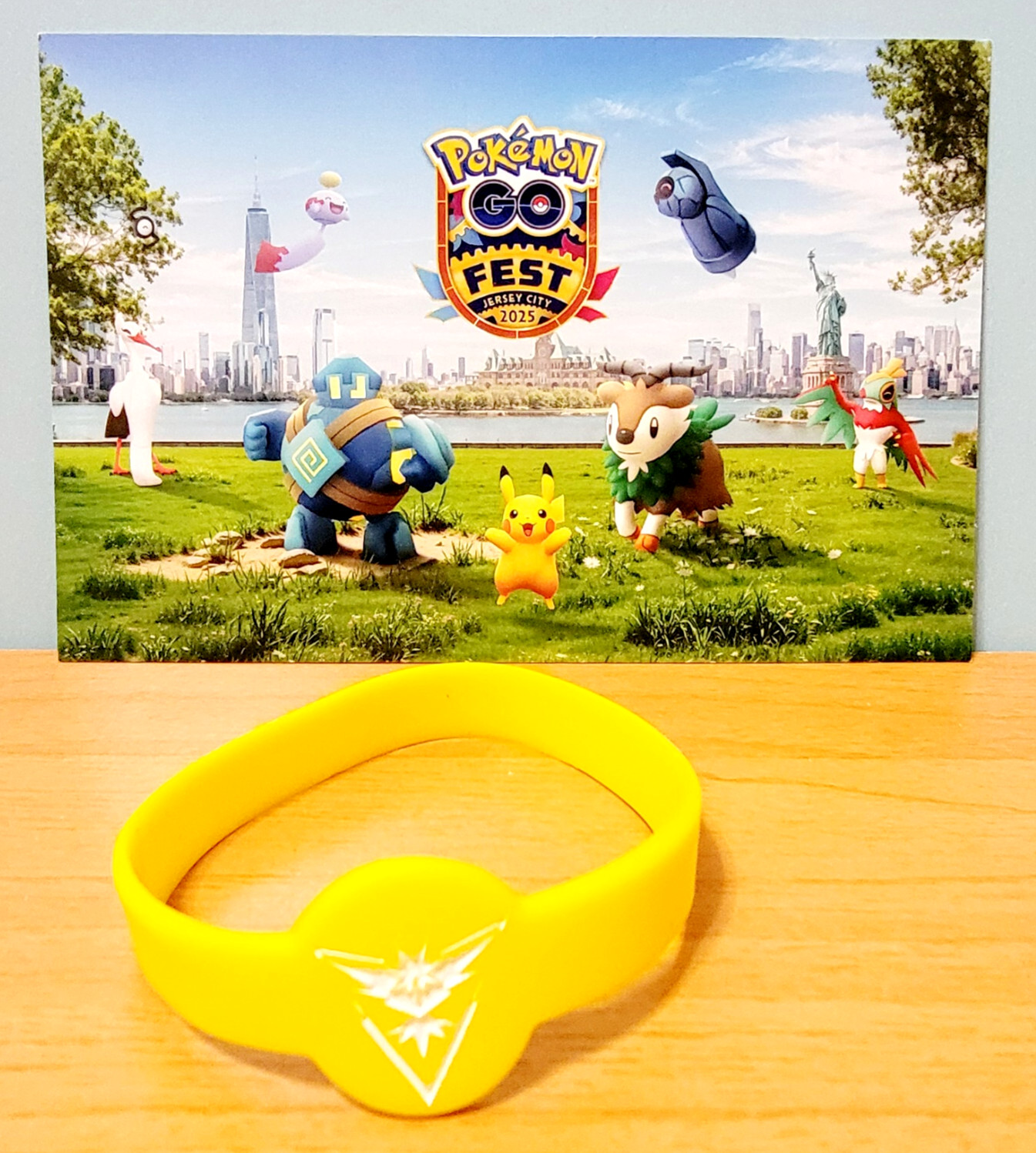 Pokémon Go Fest Jersey City 2025 Instinct Yellow Rubber Band Bracelet & Postcard