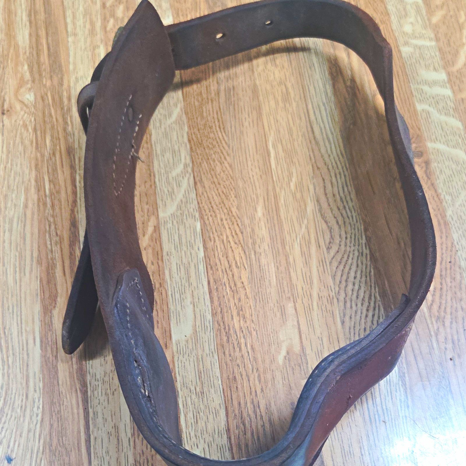 Heavy duty leather cribbin collar.