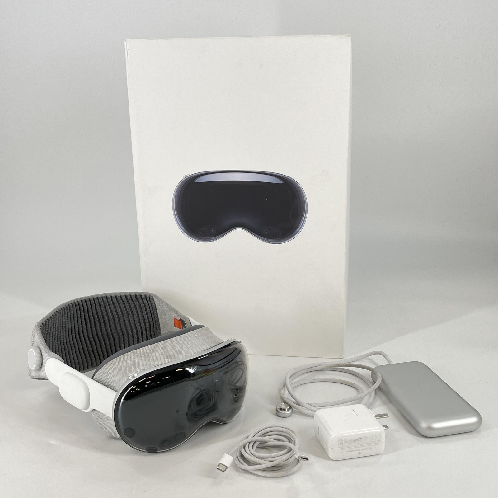 Apple Vision Pro VR Headset 512GB w/ Light Seal-21W/Solo Knit Band-M - Good