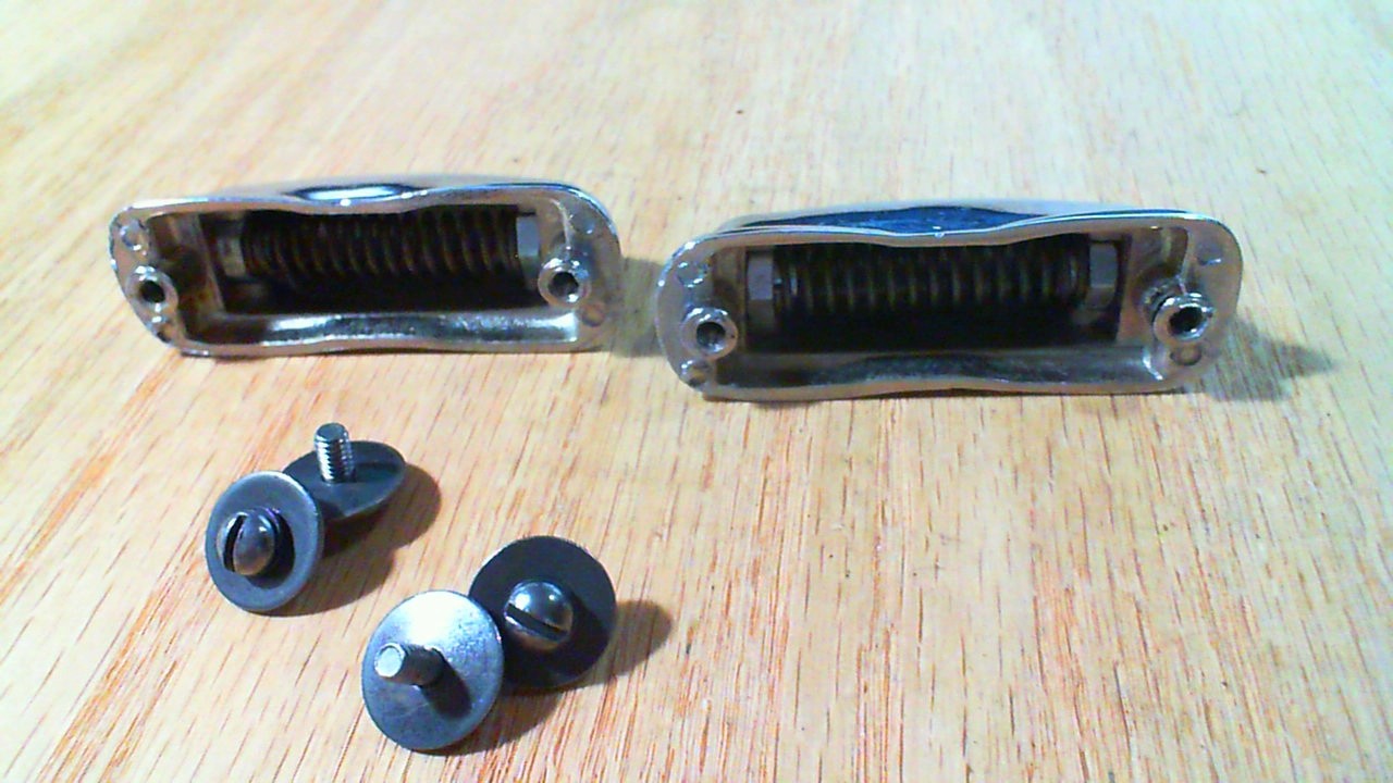 SLINGERLAND SNARE LUGS 2PC D726-04