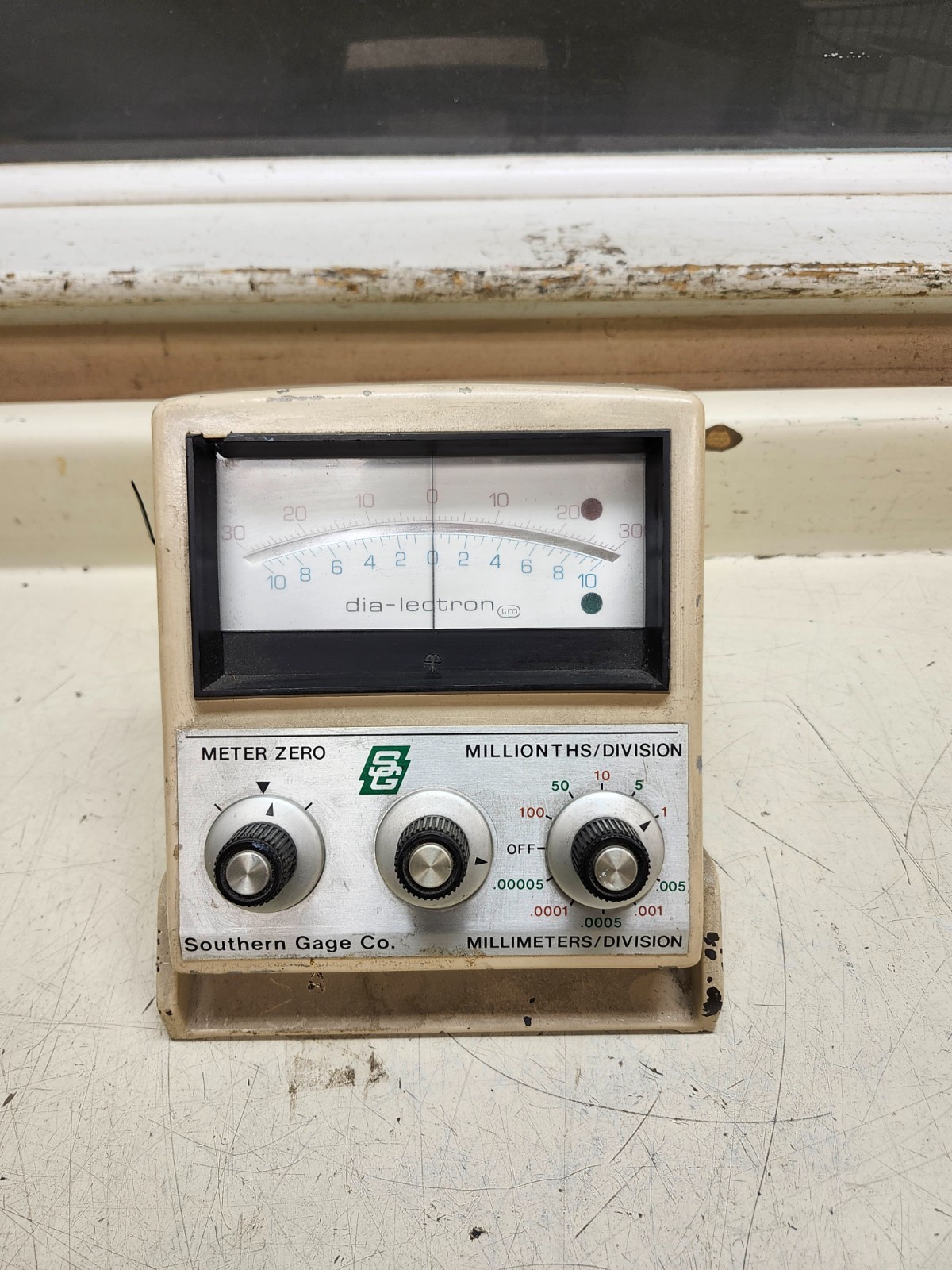 Southern Gauge Co. Dia-lectron Meter Analog Dial In Millionths/Division