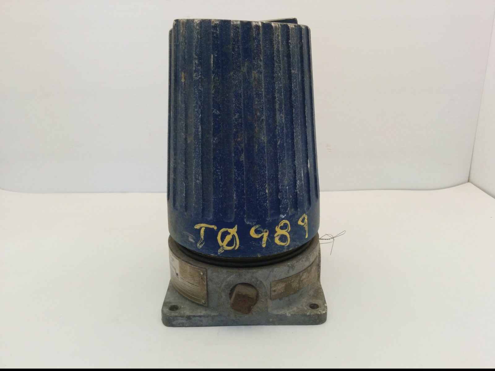 FOXBORO MODEL E93-AJXXUSU1 TEMPERATURE TRANSMITTER, 350-600F TYPE J, 30V DC