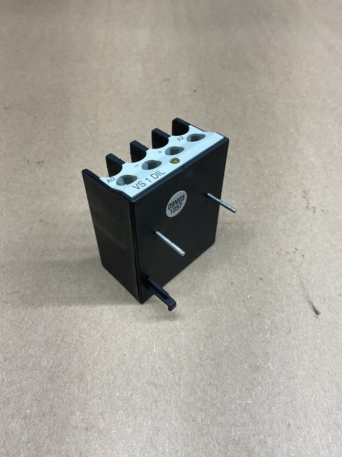 Moeller VS1DIL Amplifier Module, 24VDC In, 240VAC/DC Out #4013PR130