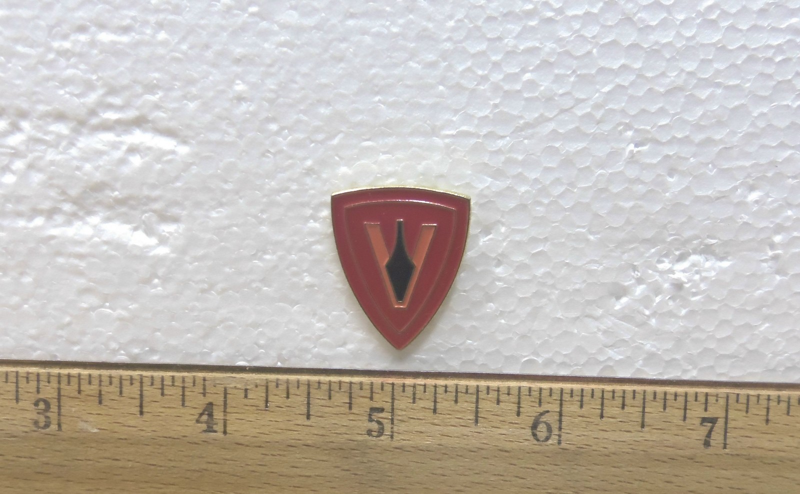 US Marine Corps - 5th Marine Division Pin