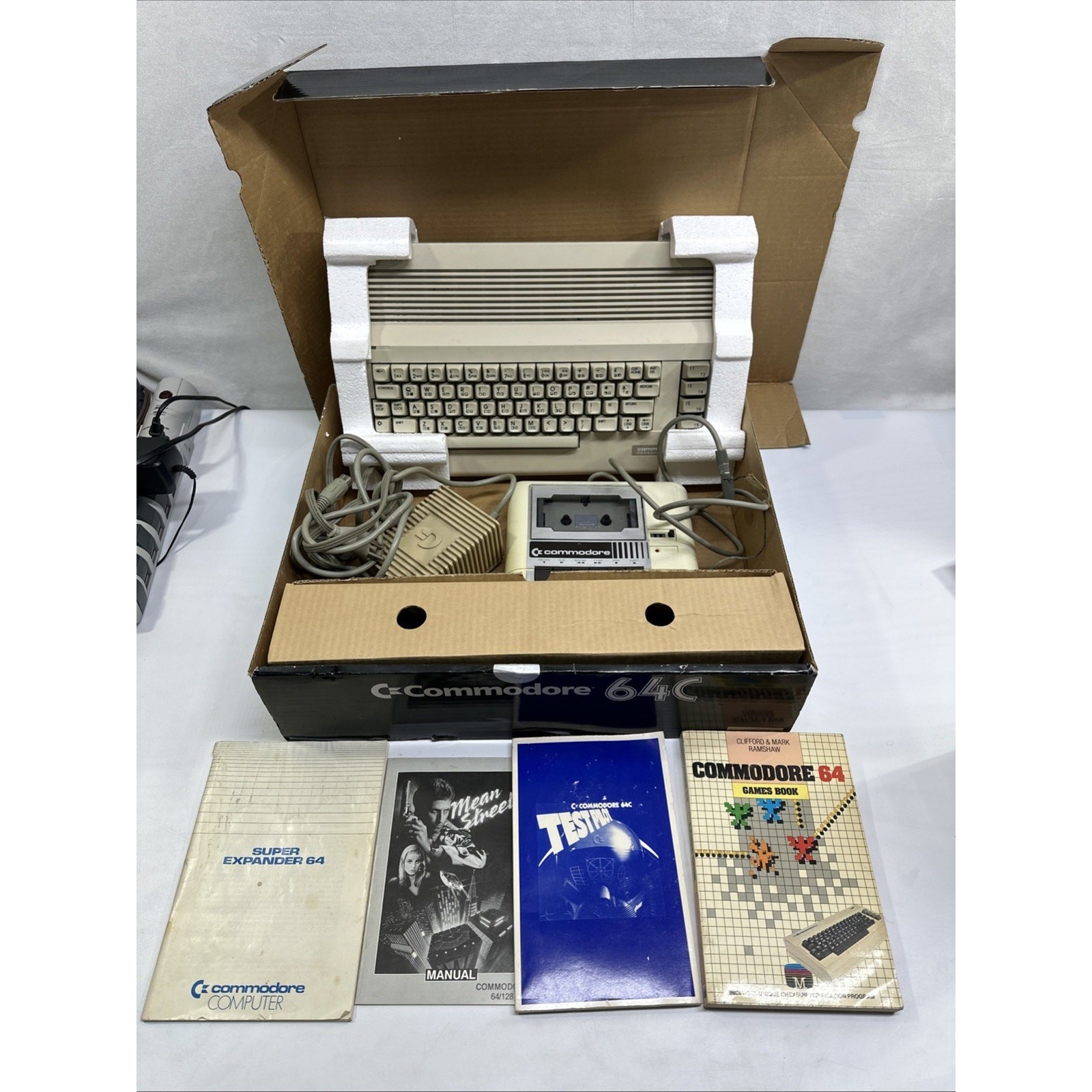 Vintage Commodore 64C Home Computer Console In Blue Box Working W/ Cassette