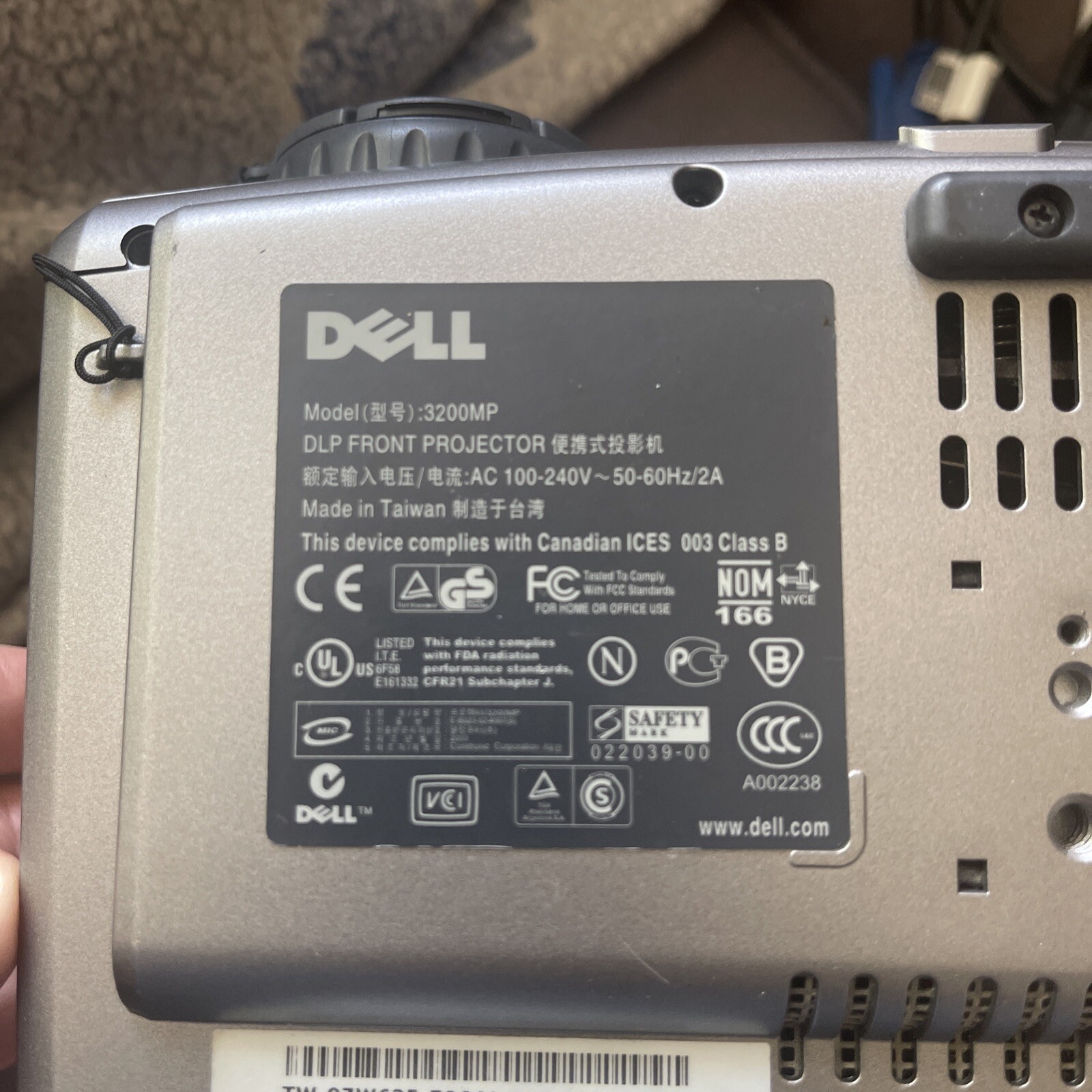 Dell 3200MP DLP Front Projector No Remote in Original Dell Case - Cords Manual