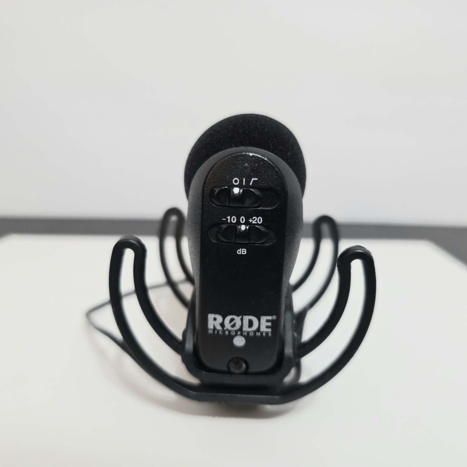 Rode VideoMic Pro Shotgun/On-Device Wired Standard Professional Microphone