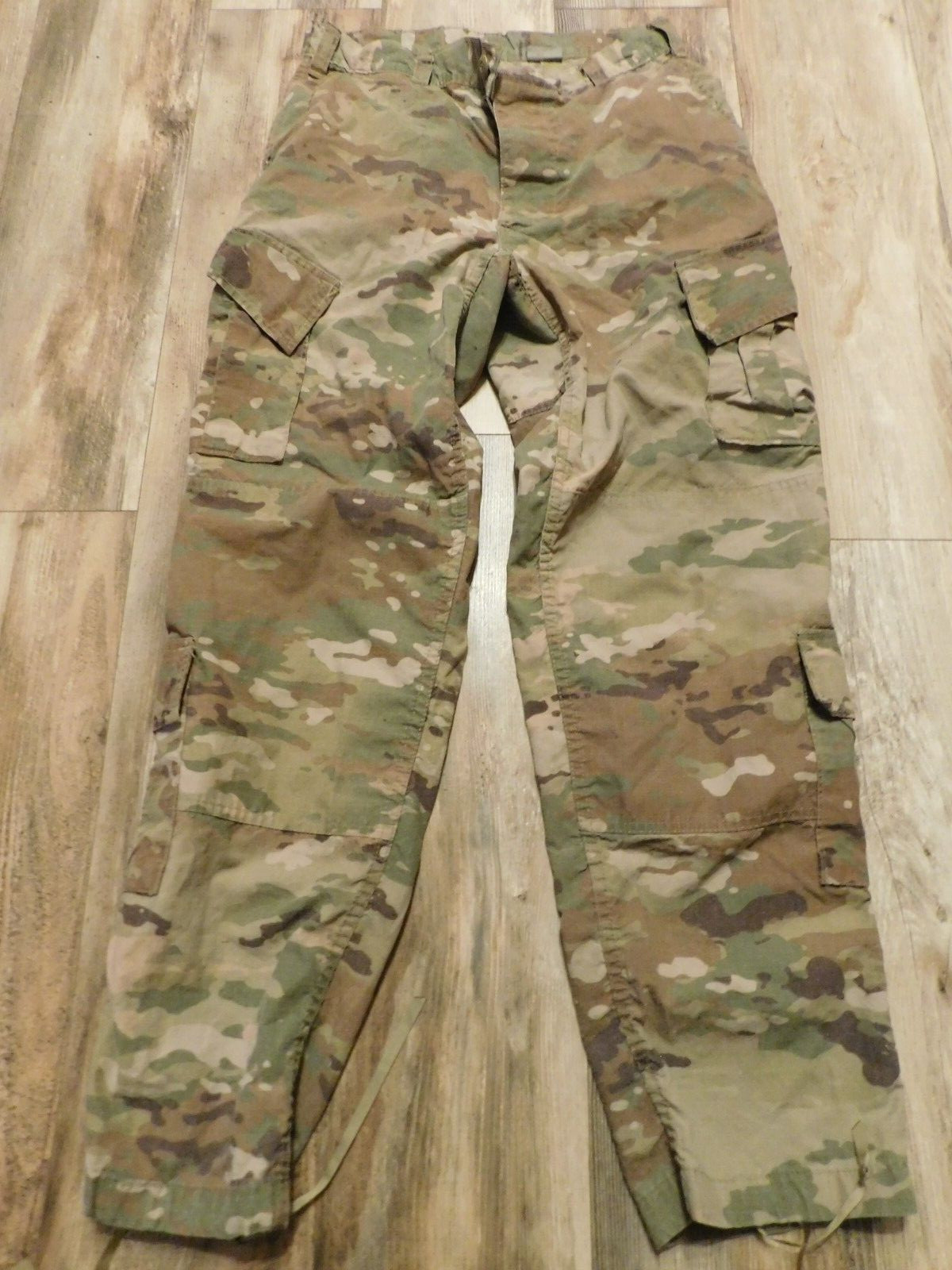 US ARMY OCP FLAME RESISTANT  PANTS  SZ MED- REGULAR