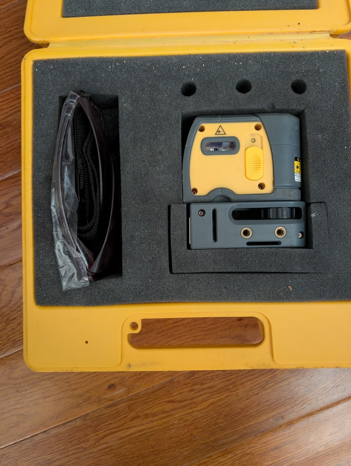 RoboVector Laser Level Kit – Parts Only, Untested, Foam Case + Accessories