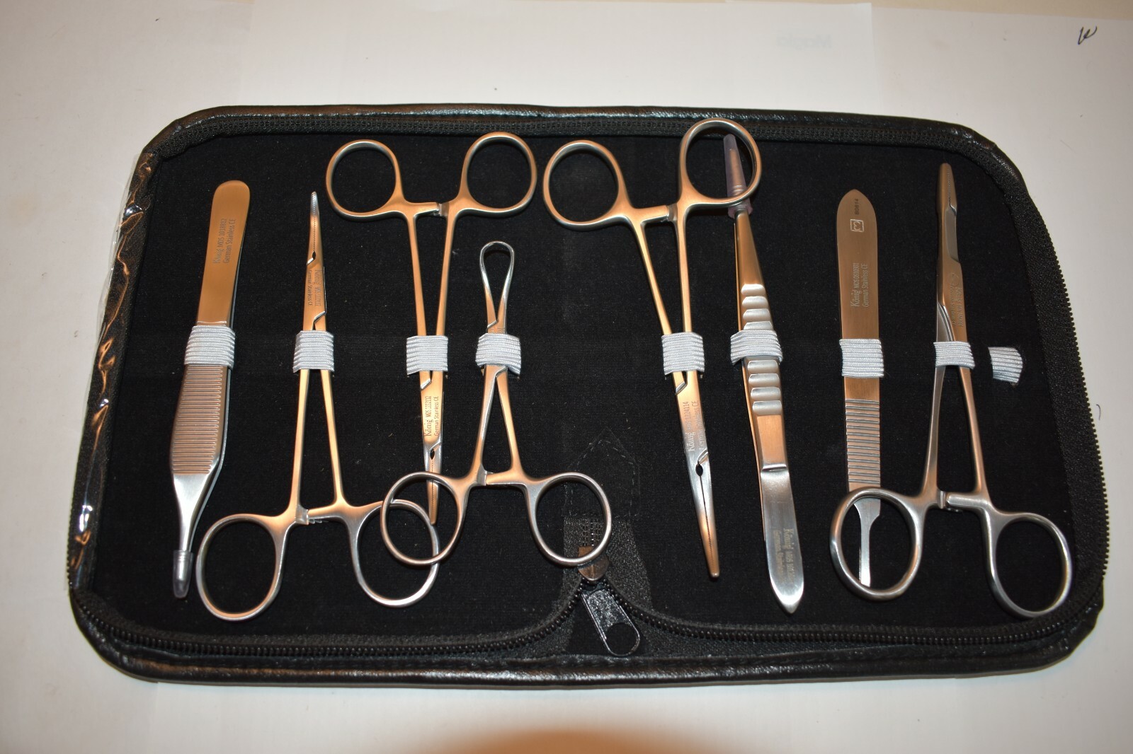 8 PIECE KONIG SURGICAL INSTRUMENT SET
