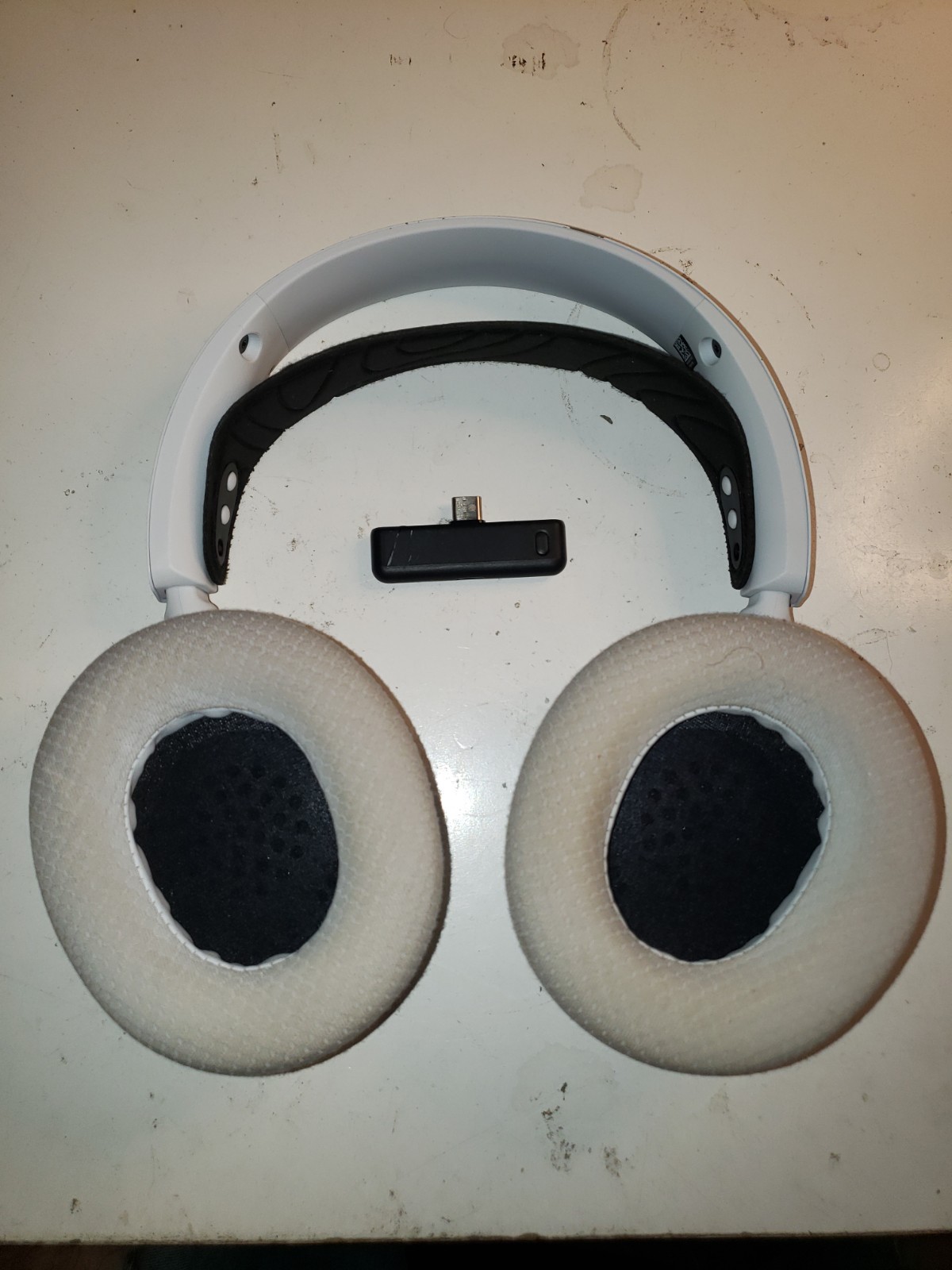 SteelSeries Arctis Nova 7X Wireless Multi-Platform Gaming Headset White w dongle