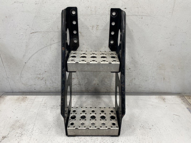 2022 Frame Step for Freightliner Cascadia (722-10317)