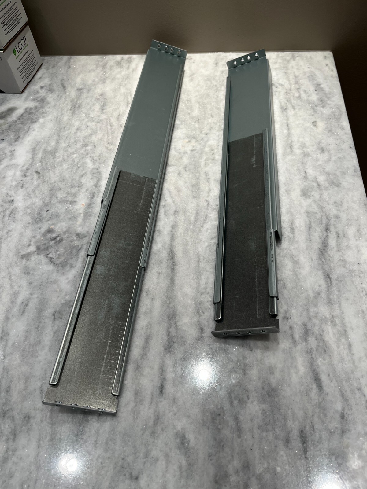 Universal 4-post Rack Mounting Bracket