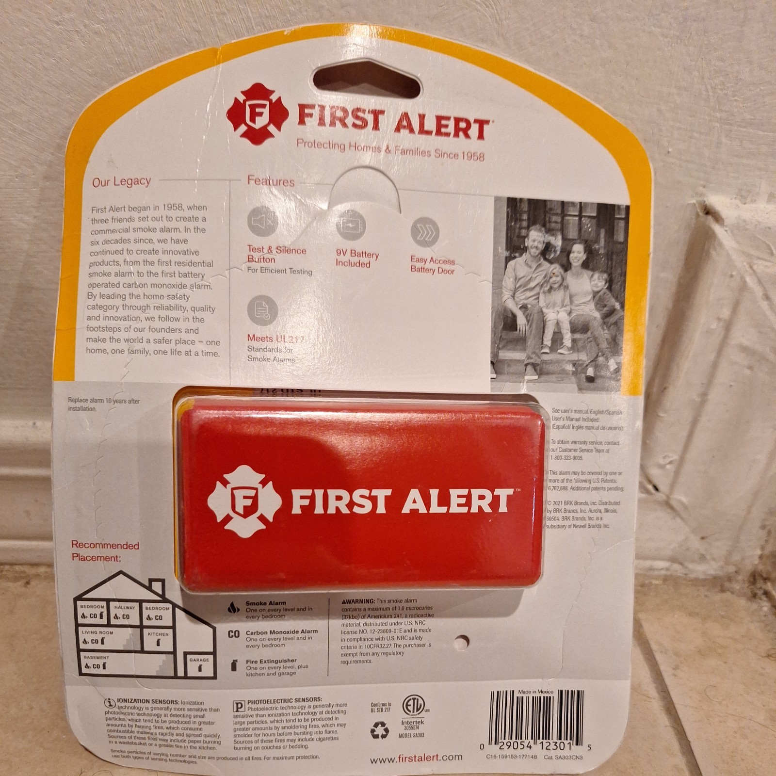 FIRST ALERT Battery Powered Smoke Detector With Escape Light Ionization Sensors