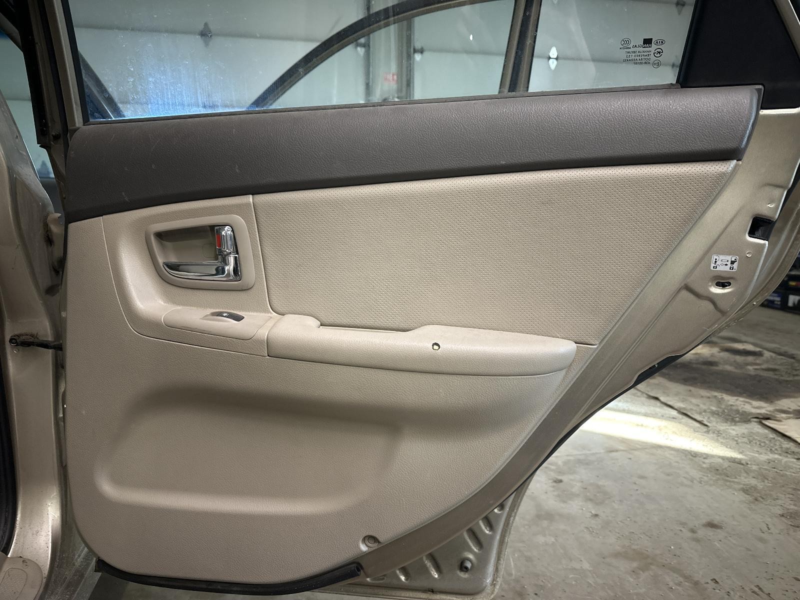 Used Keyless Entry Module fits: 2008 Kia Spectra Theft-Locking keyless entry con