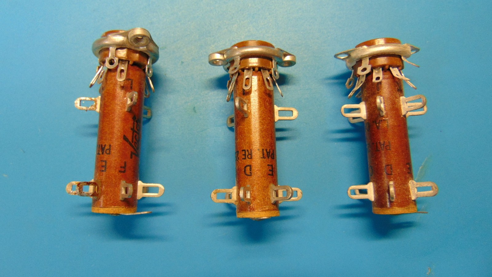 THREE Vector RE23921 7-Pin Miniature Tube Sockets / Terminal Posts New Old Stock