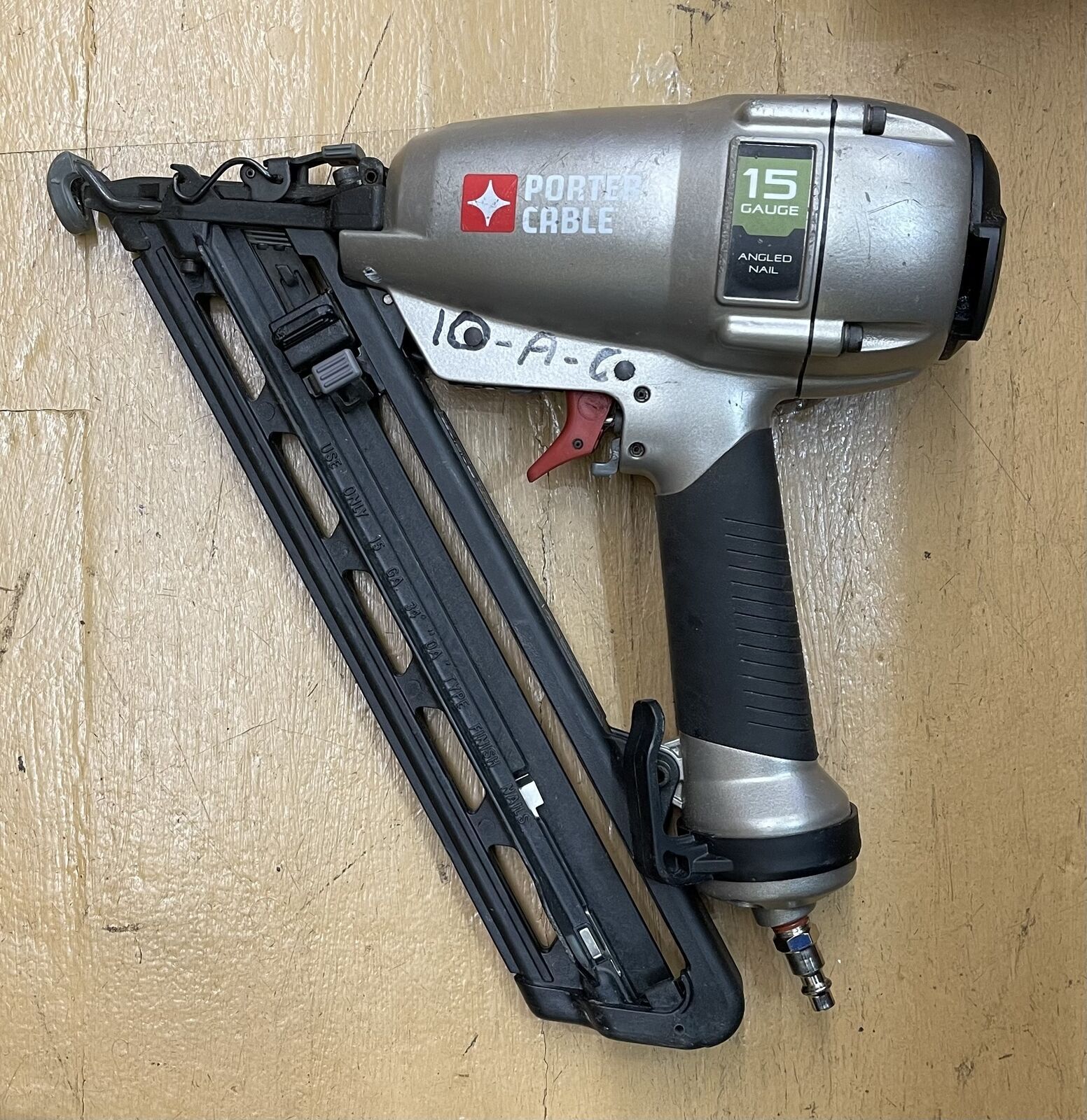 Porter Cable DA250C 15G Pneumatic Finish Nailer in Case