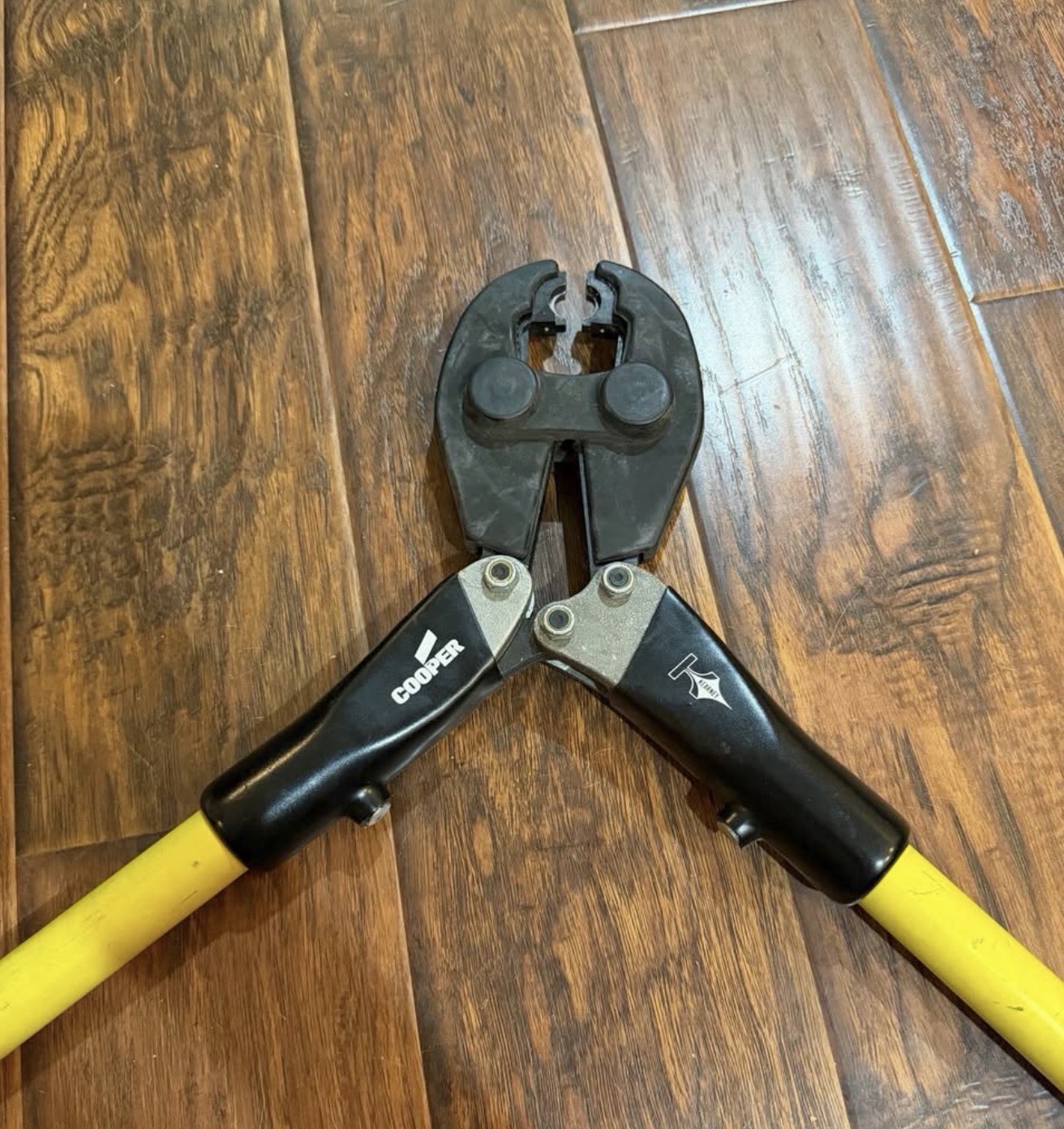 Cooper Kearny Easton Crimper Compression Tool 28”