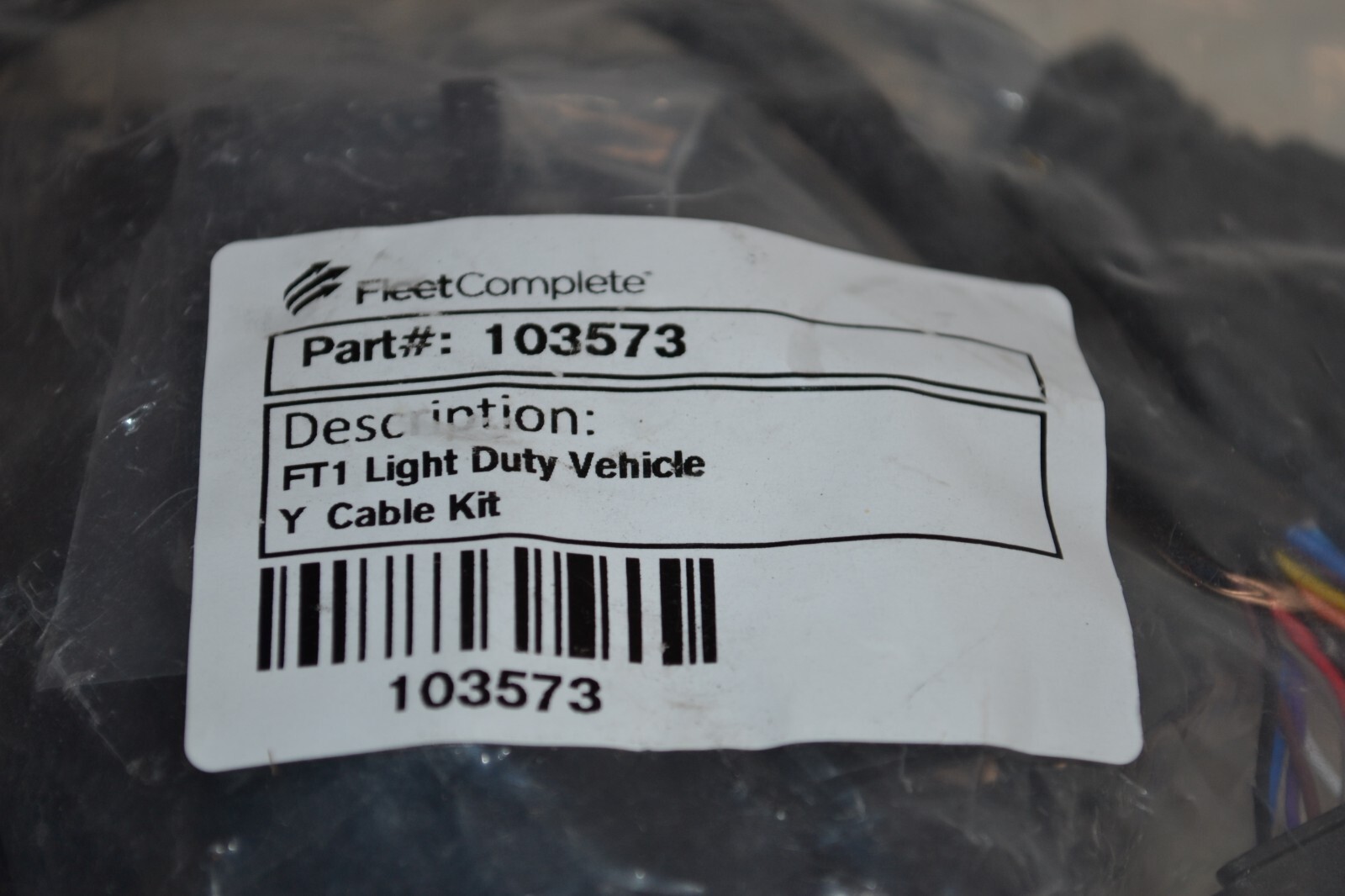 103573 Fleet Complete FT1 Light Duty Vehicle Y Cable Kit