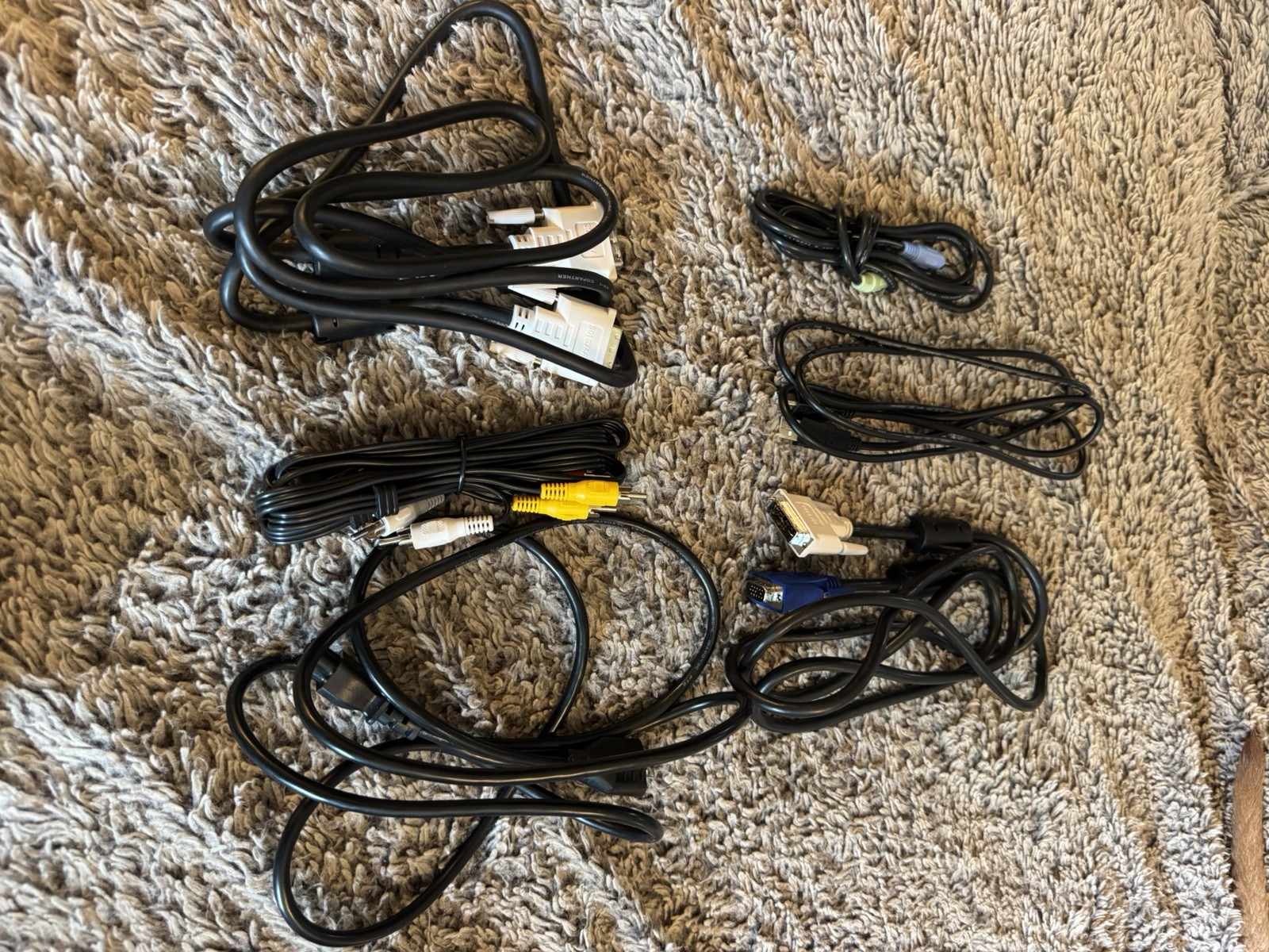 PROXIMA ULTRALIGHT X350 PROJECTOR, - with all cables - carrying case - Tested