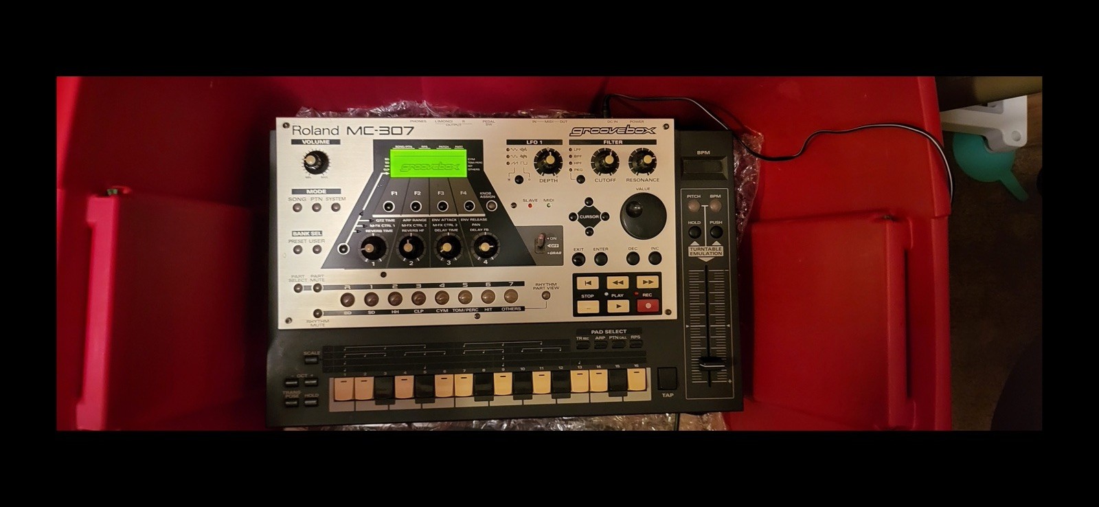 Roland MC-307 Groovebox Sequencer Display Screen Fader Tabletop Silver Black
