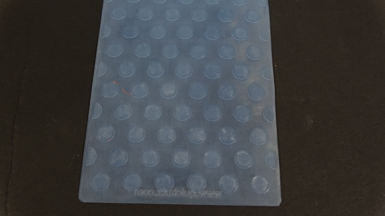 Lifestyle Crafts Quickutz Embossing Folder Small Circles