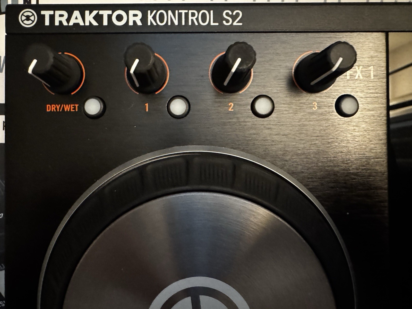Native Instruments Traktor Kontrol S2 MK2 DJ Controller