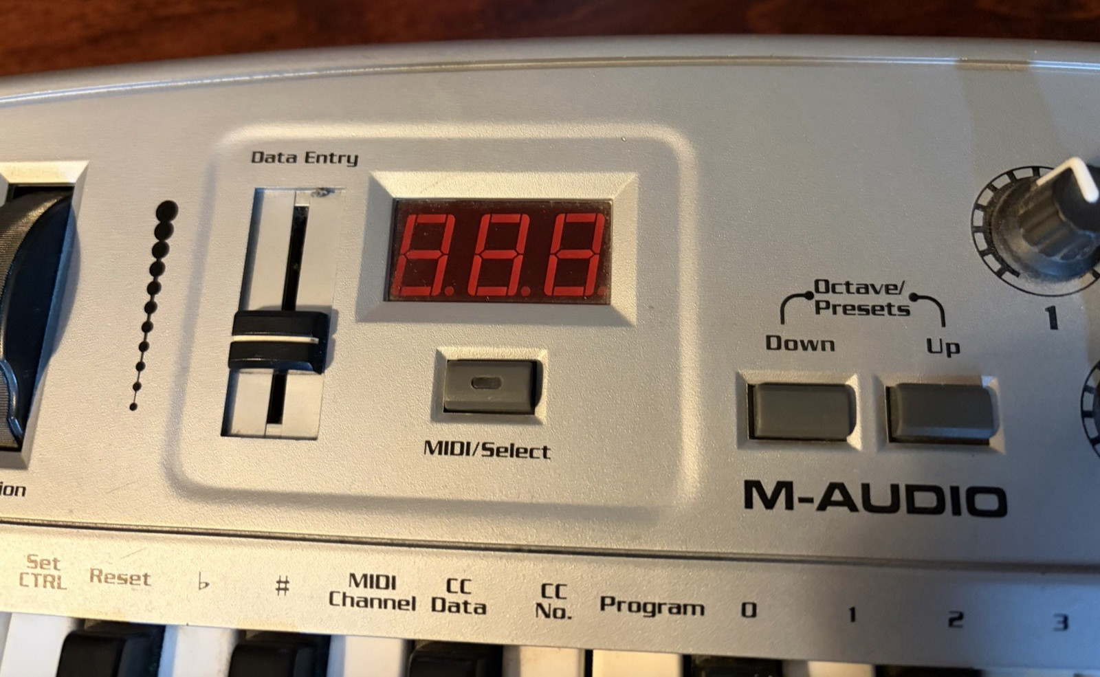 M-Audio Midiman Oxygen 8 25 key Controller MIDI - USB cable included.