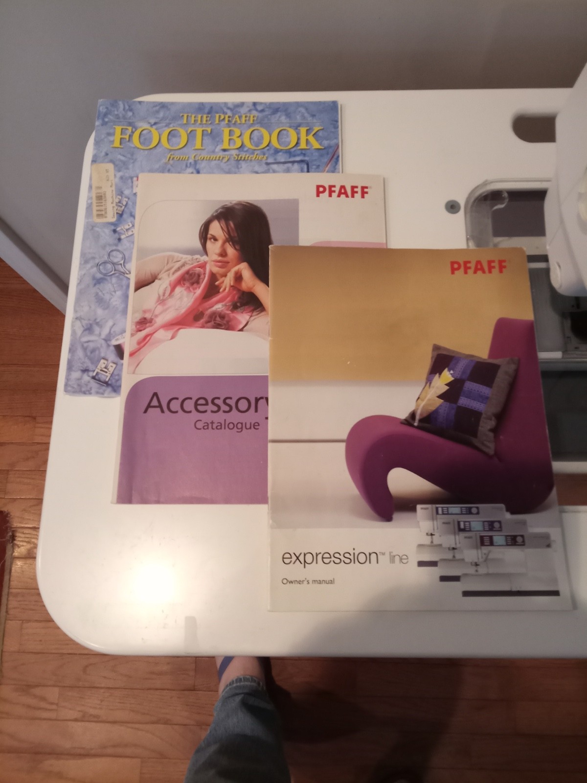 Pfaff Quilt Expression 4.0 Sewing Machine With IDT, plus Sew Ezi Table