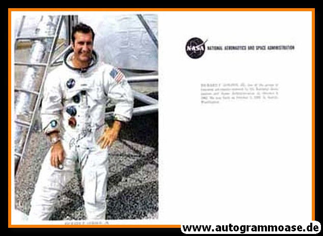 Autograph Space Travel (Nasa) Richard F.Gordon 1963 Print (Portrait Color XL)