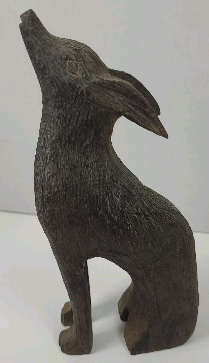 Vintage Hand-Carved Wood Howling Coyote Wolf  Southwestern Folk Art 7.25"
