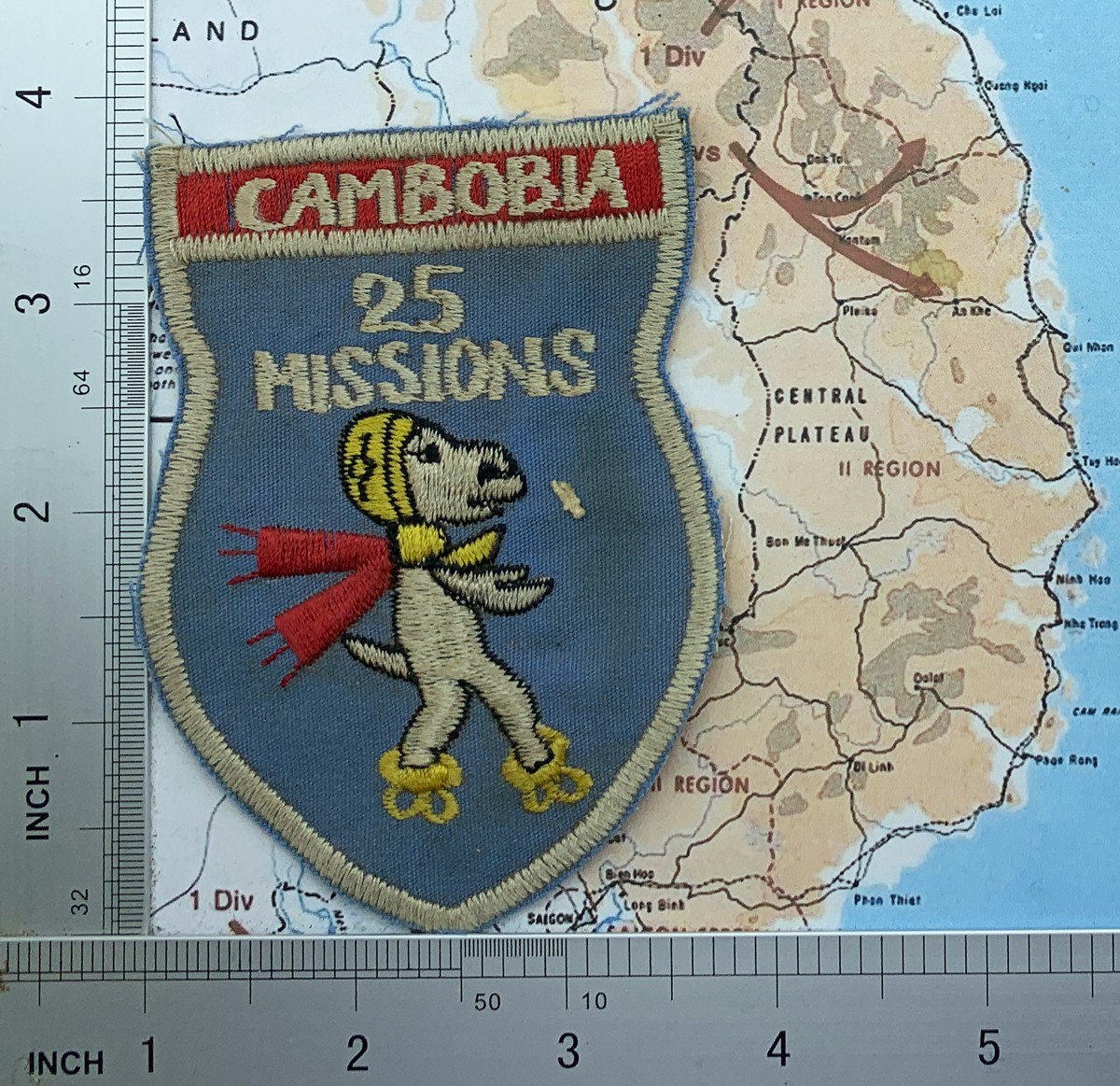 Patch , snoopy dog , 25 mission , cambodia patch , snoopy patch , t11-209