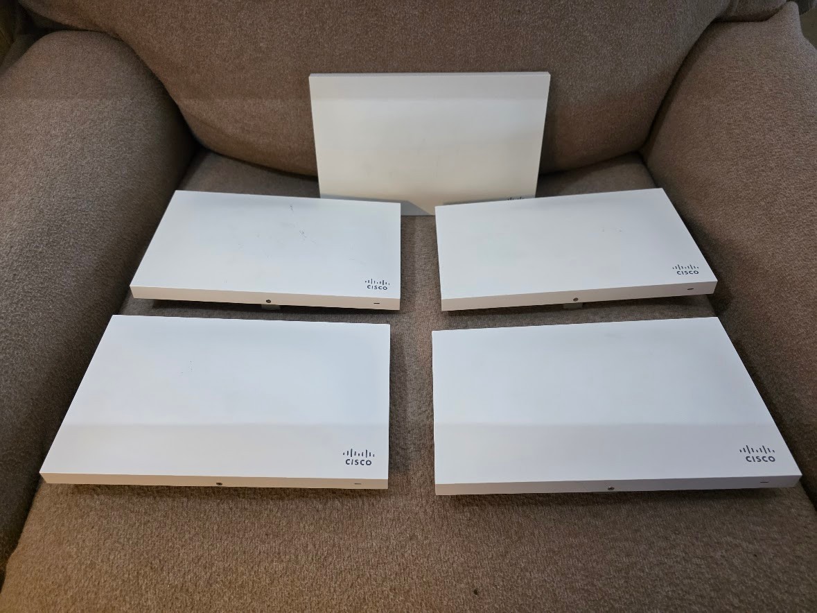 Lot of 5 UNCLAIMED Cisco Meraki MR42 Wireless Access Point with 4 Brackets