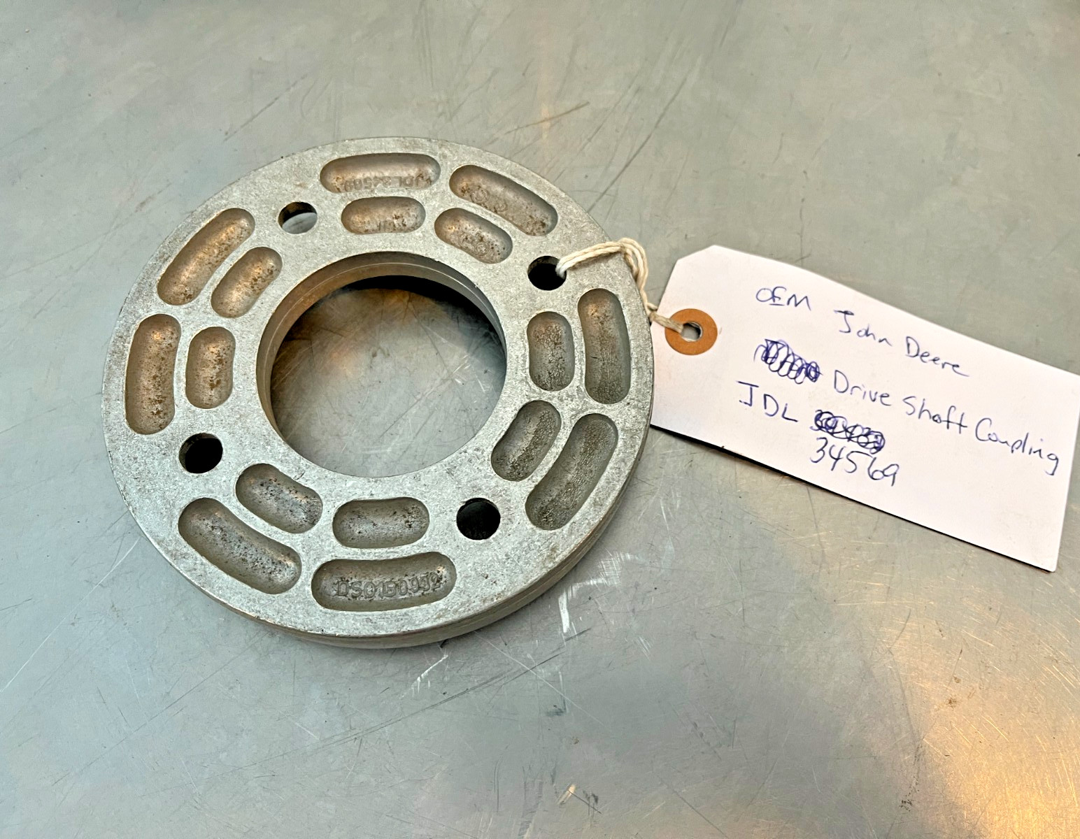 JDL34569 OEM John Deere Pump Drive COUPLER L34569