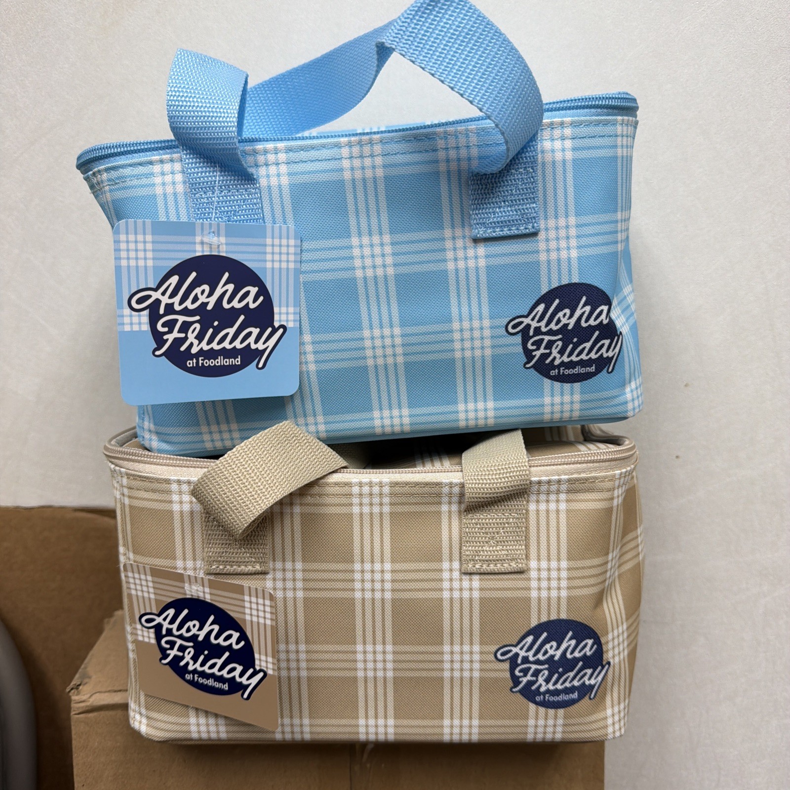 Foodland Hawaii Palaka Print Aloha Friday Cooler Bag. New. Lot Of 2 Blue And Tan