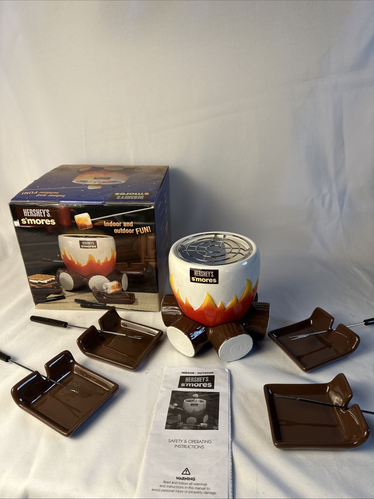 Hershey S‘mores Maker Indoor/Outdoor Camp Fire Picnic Marshmallow Mini Grill