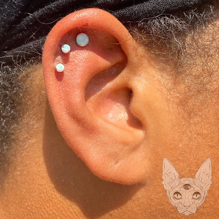 16G 1/4" IMPLANT TITANIUM INTERNALLY THREADED CLAW SET OPAL LABRET TRAGUS STUD