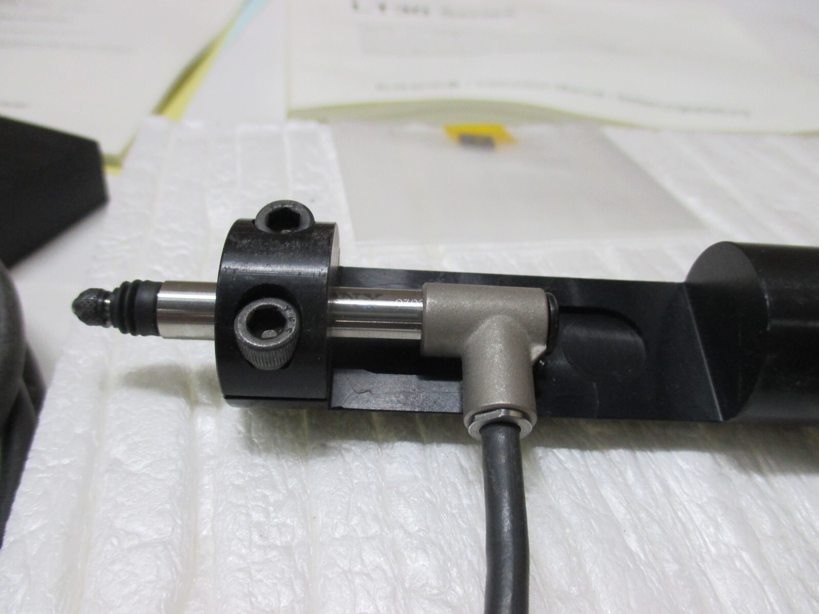 DK802LR RIGHT ANGLE PROBE 2MM STROKE SONY WITH MOUNT USED
