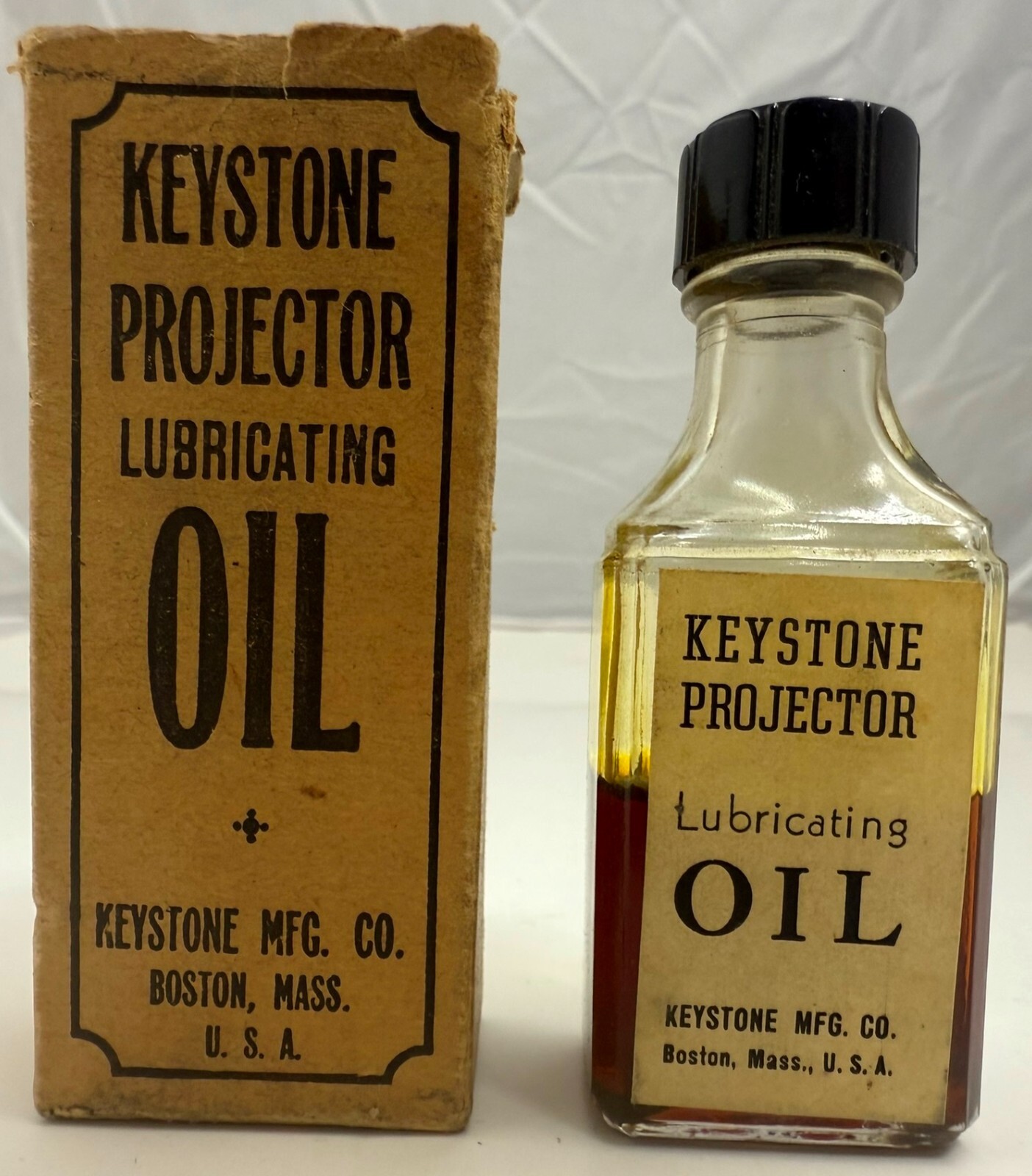 o'o'o . Vintage . Bottle of KEYSTONE PROJECTOR Lubricating Oil . in Original Box
