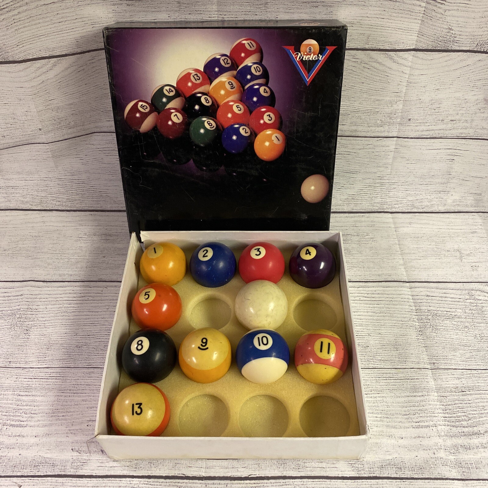 11 Victor Pool Balls Billiard with Box Not complete FAST SHIPPING!￼!!!