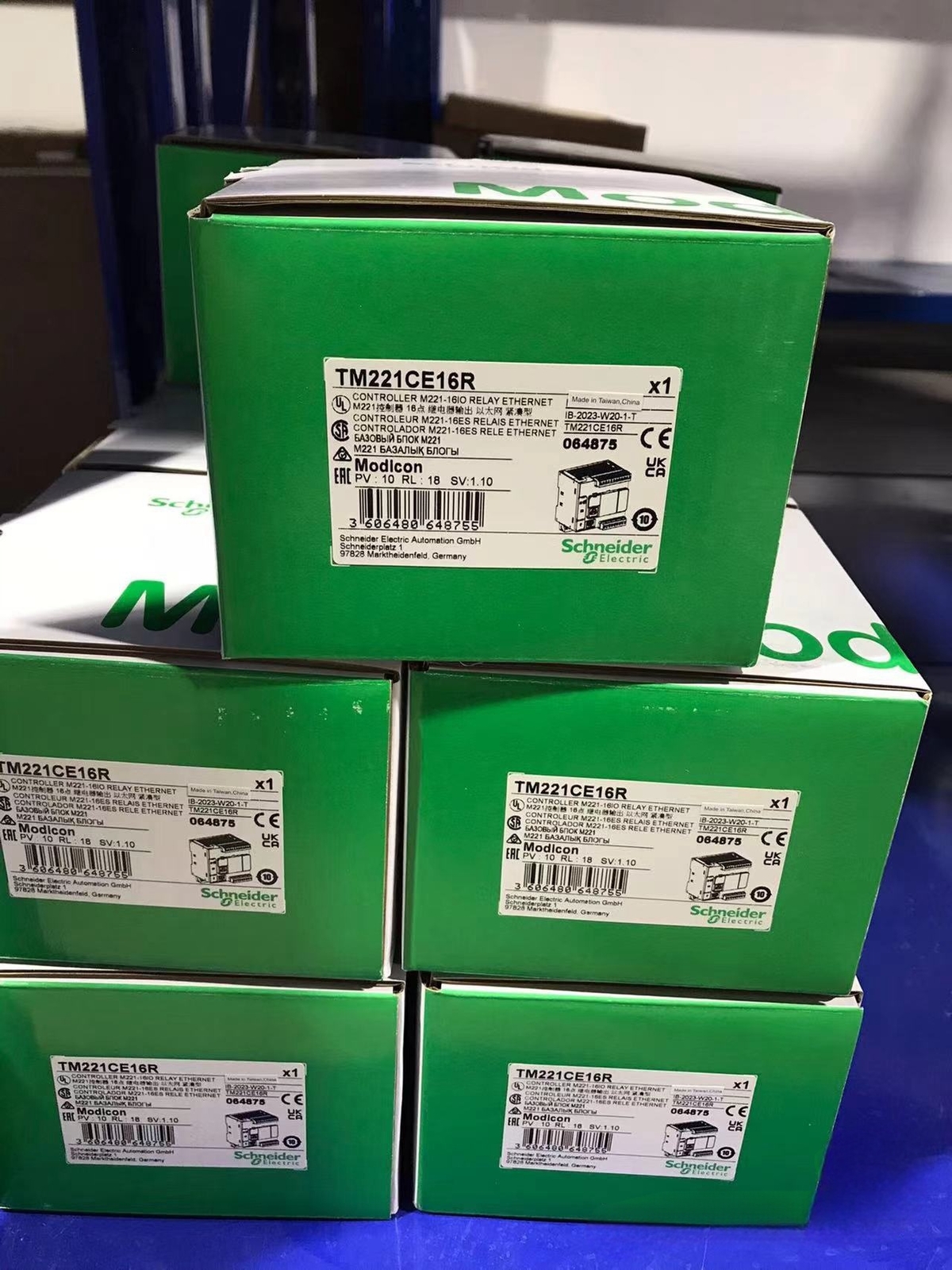 TM221CE16R  1PCS Brand New Schneider TM221CE16R   Fast delivery