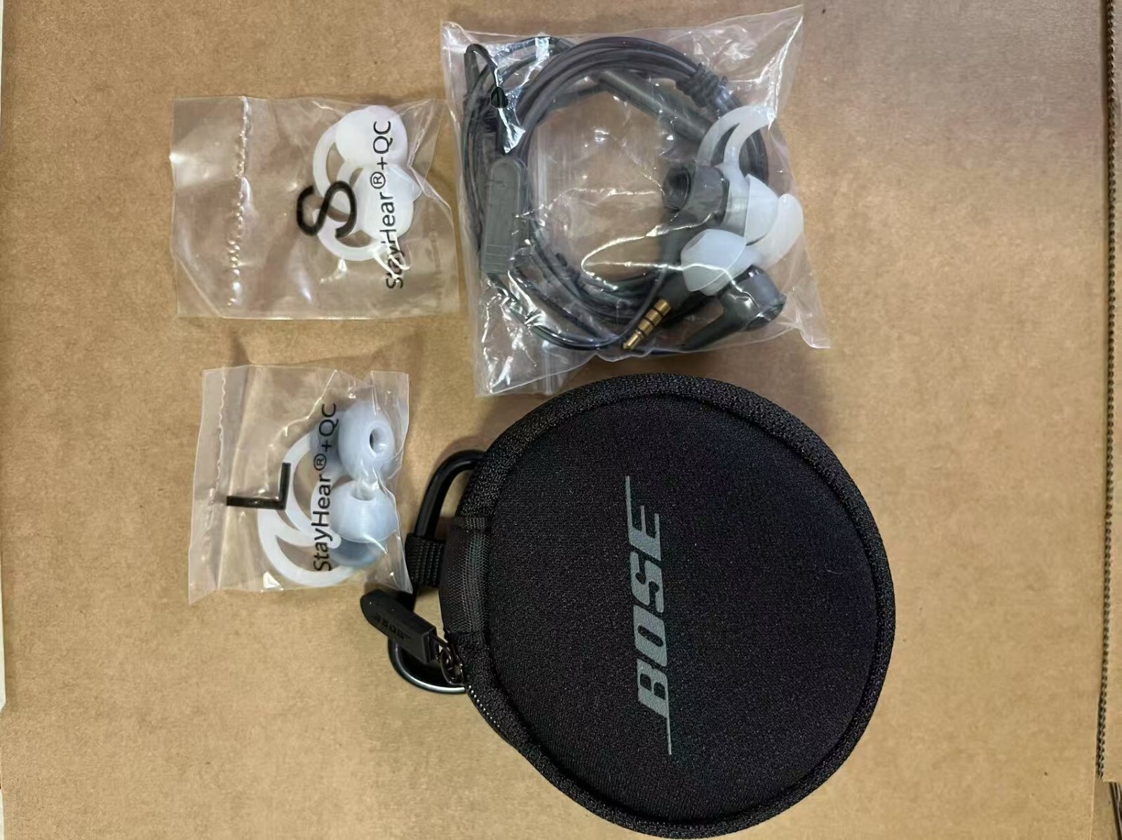 Bose SoundTrue Ultra in-ear Headphones Headsets for Apple ios - Charcoal Black