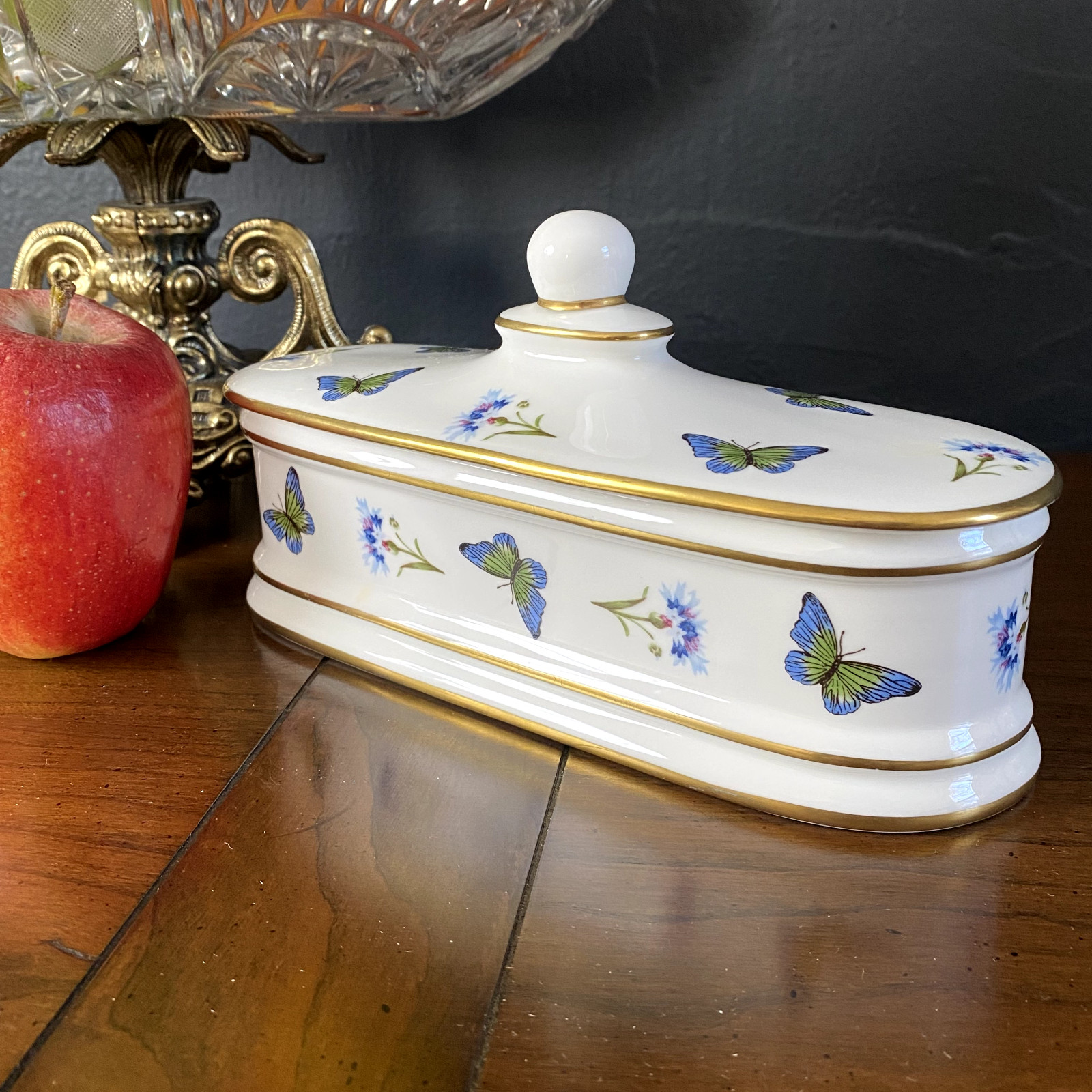 The Present Company White Bone China Vanity Dresser Box Vtg Trinket BUTTERFLIES