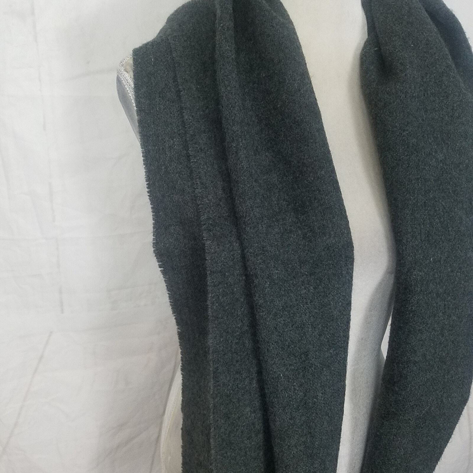 H&M gray long men's scarf size 71x20