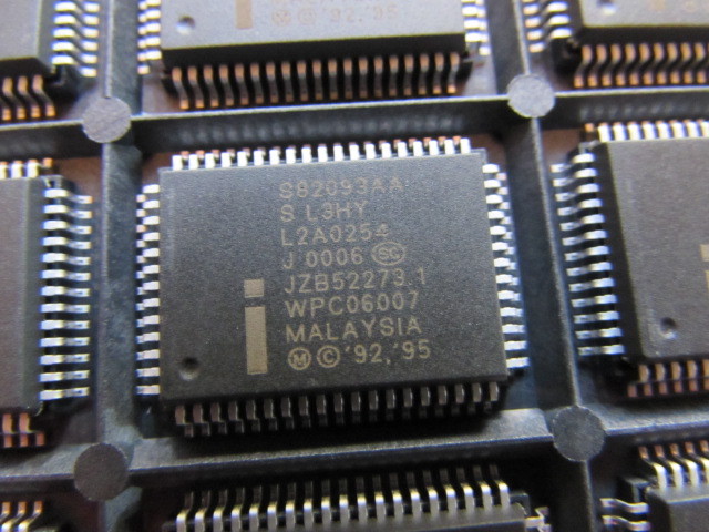 S82093AA INTEL I/O Advanced Programmable Interrupt Controller 64pin PQFP 1pc USA