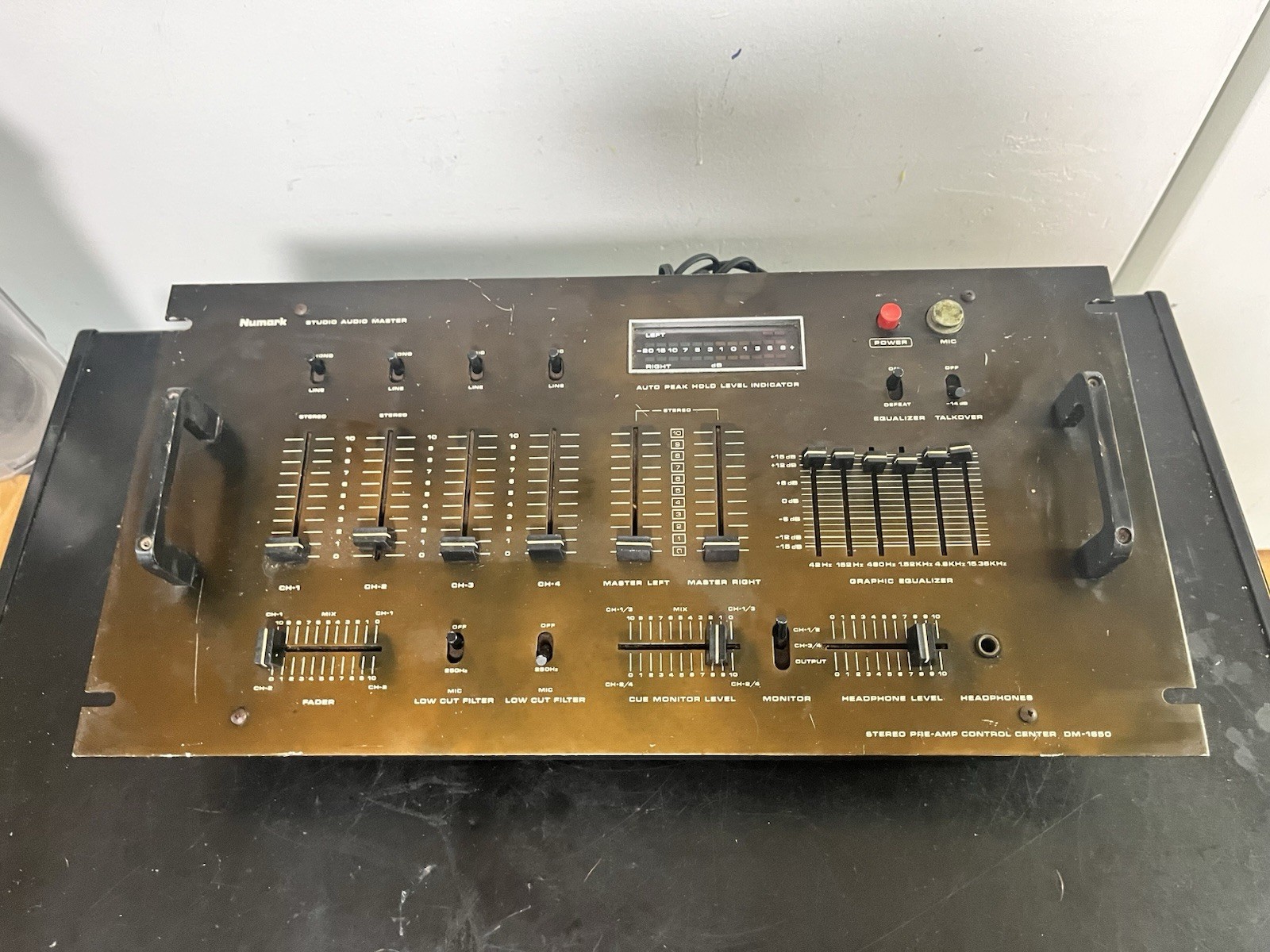 Vintage Numark DM 1650 Stereo Equalizer DJ Mixer Free Shipping