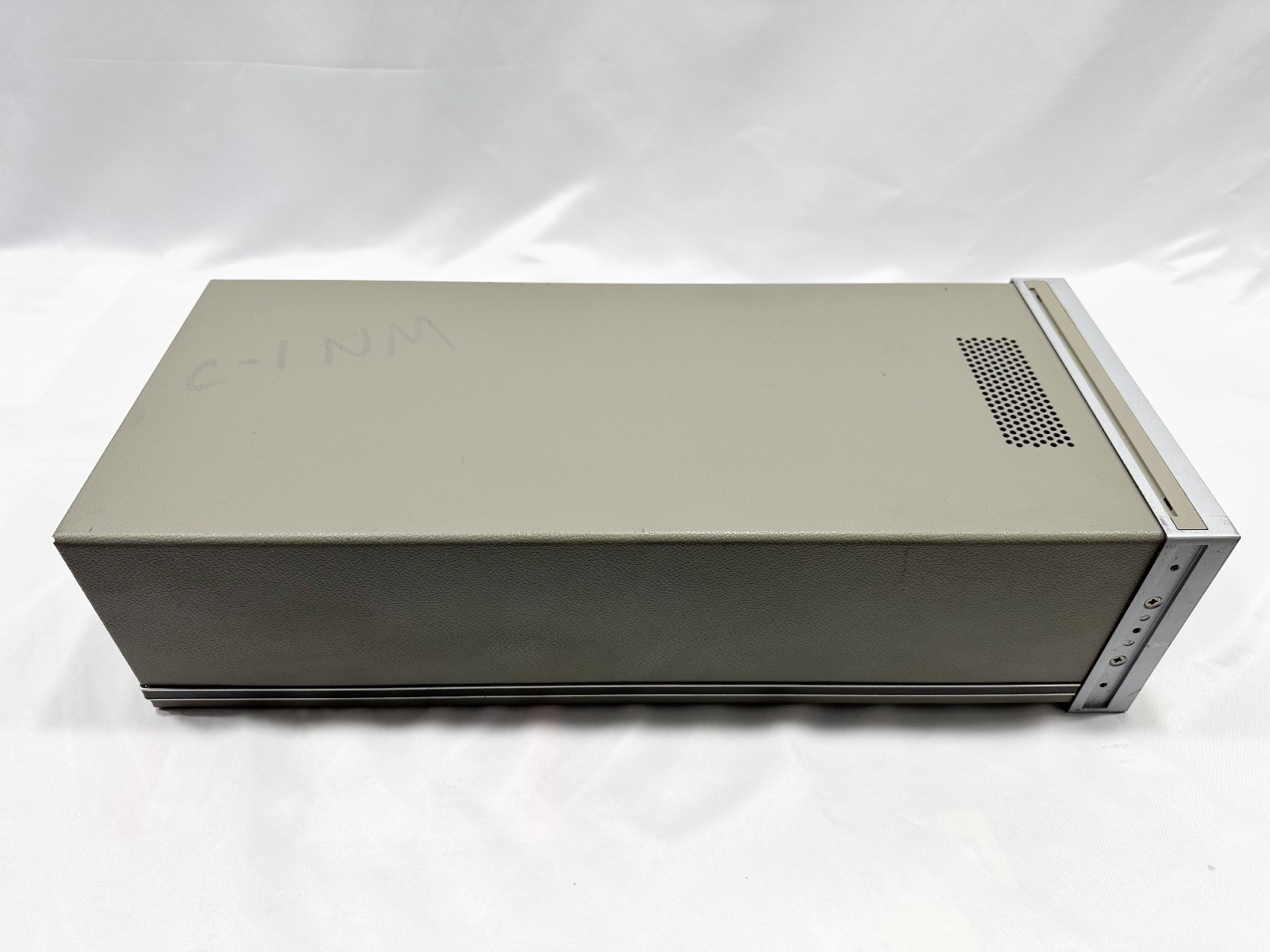 HP 8904A Multifunction Synthesizer DC 600 kHz