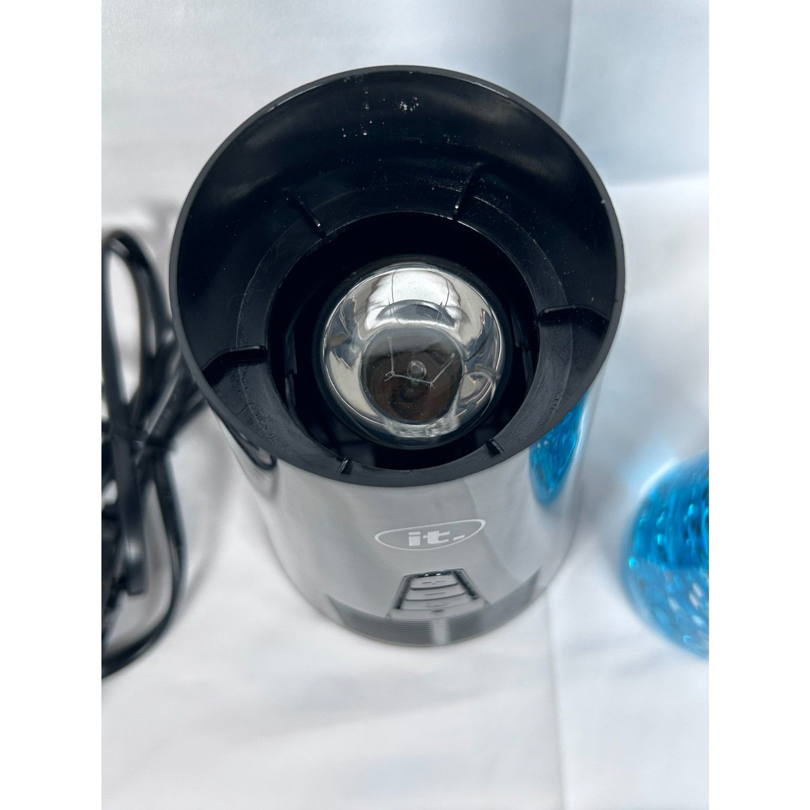 IT Glitter Lamp Bluetooth Speaker Lights Up Switch Blue Black