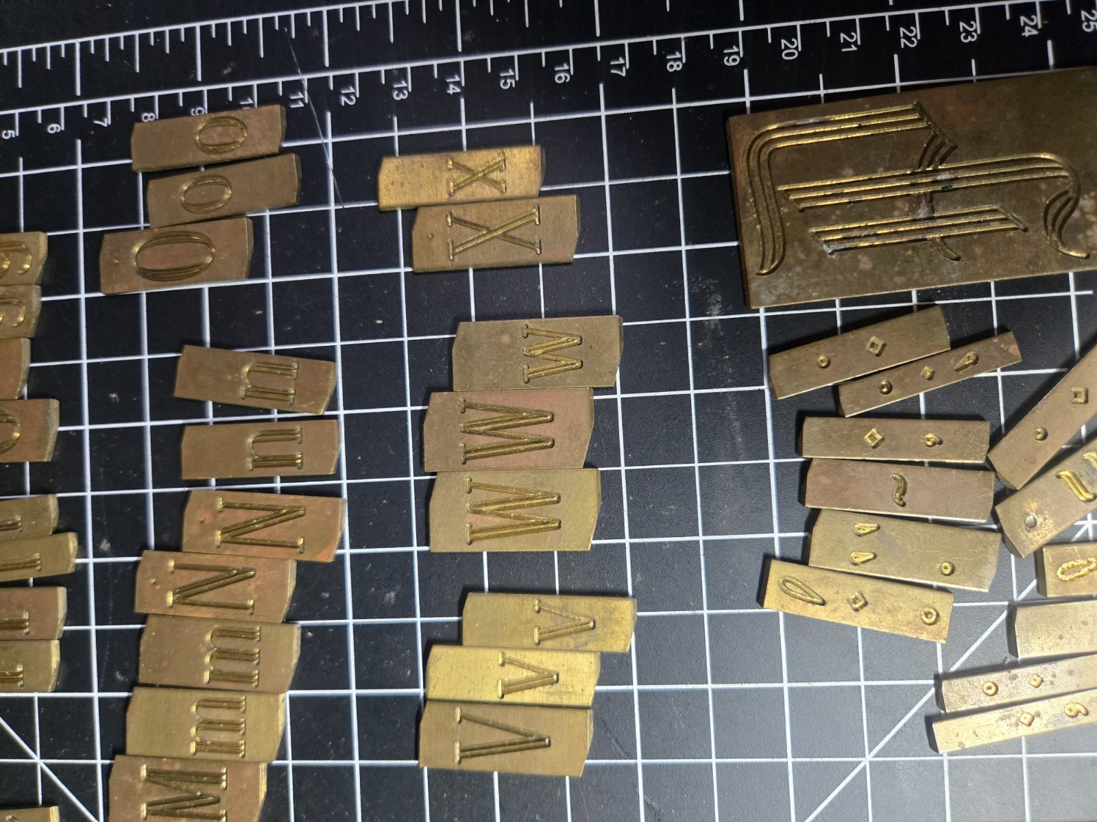 New Hermes Brass Engraving Font Set 35-310 Double Line Upper & Lower Case